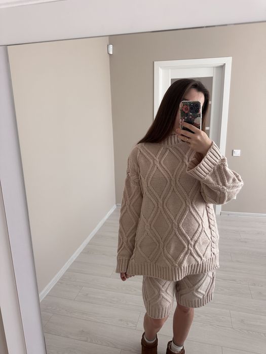 Вʼязаний костюм (светр+шорти)