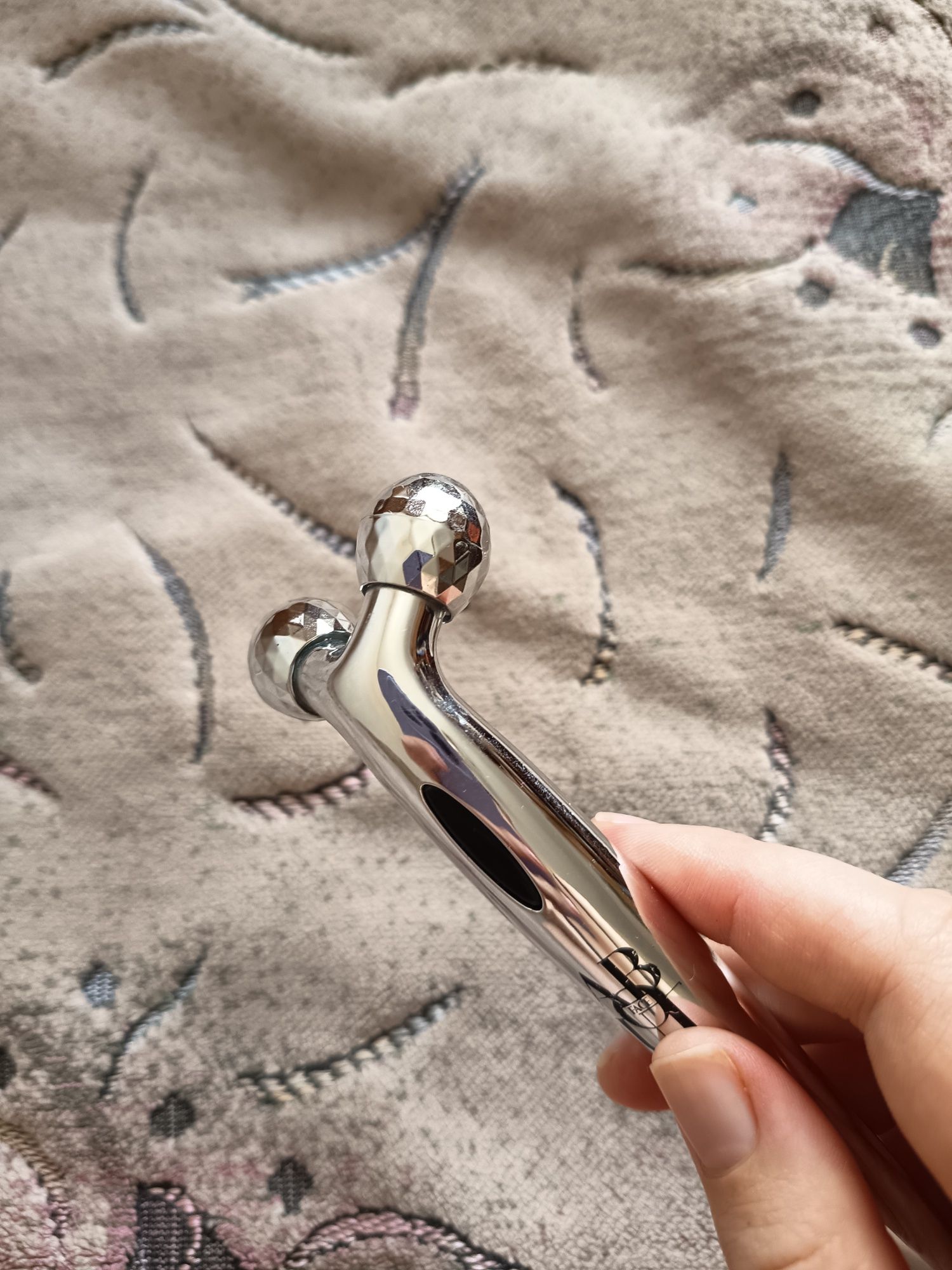 Роликовый массажер для лица ABOUT face Roller Massager
