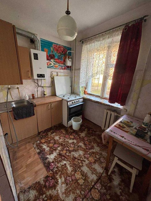 Здам в оренду 2х кімнатну квартиру в житловому стані на Виставці!