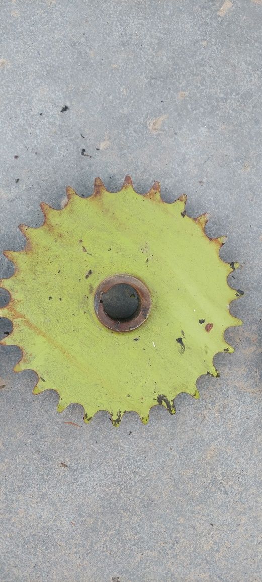 Sprzedam zębatki do prasy claas rollant 44 46 i inne