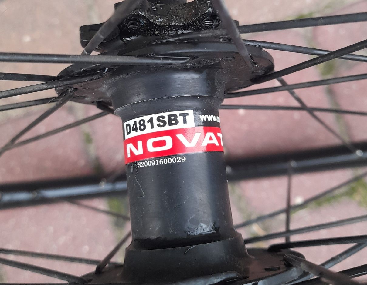 KOŁA GRAVEL 28" 700c Novatec RYDE DP19 32h 622 trekking maszyny disc
