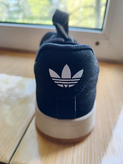 Продам чоловічі кросівки