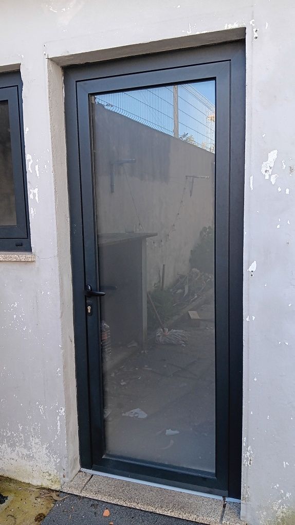 Porta Alumínio vidro duplo fosco
