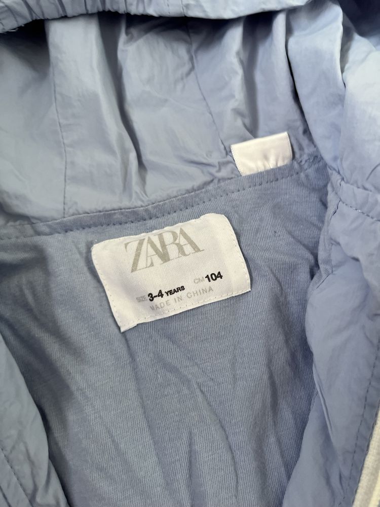 Нейлонова куртка вітровка zara