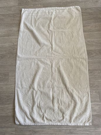 Кремовое полотенце банное