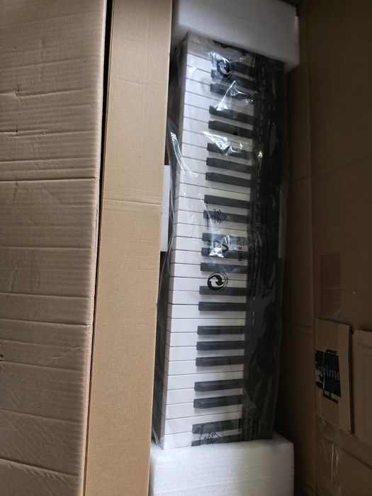 OYAYO 61-klawiszowe pianino z półważonymi klawiszami i stojakiem