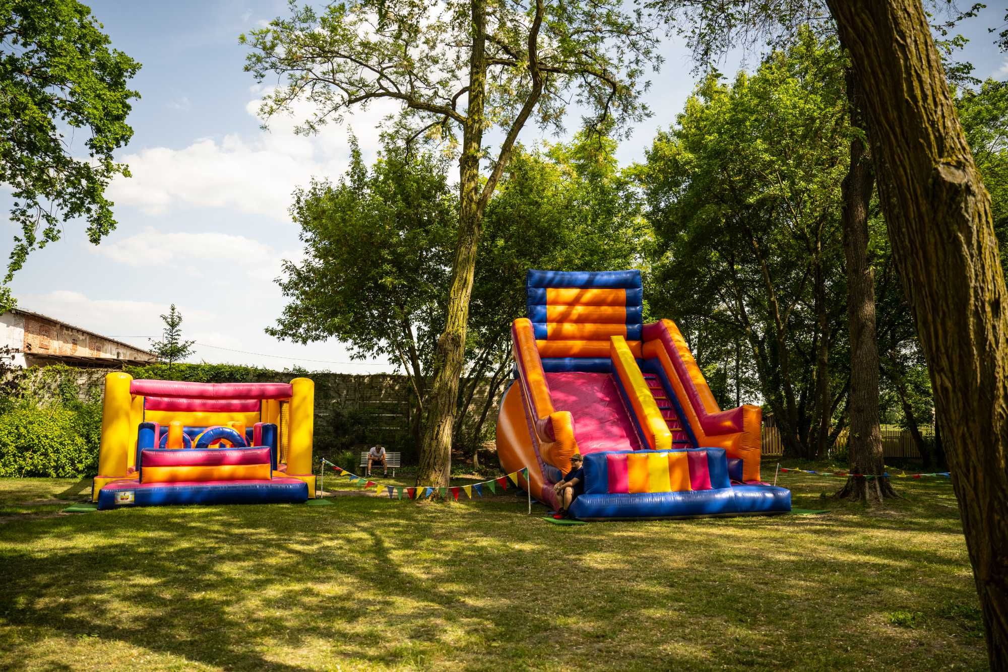 Dmuchany plac zabaw – wynajem atrakcji na event, festyn