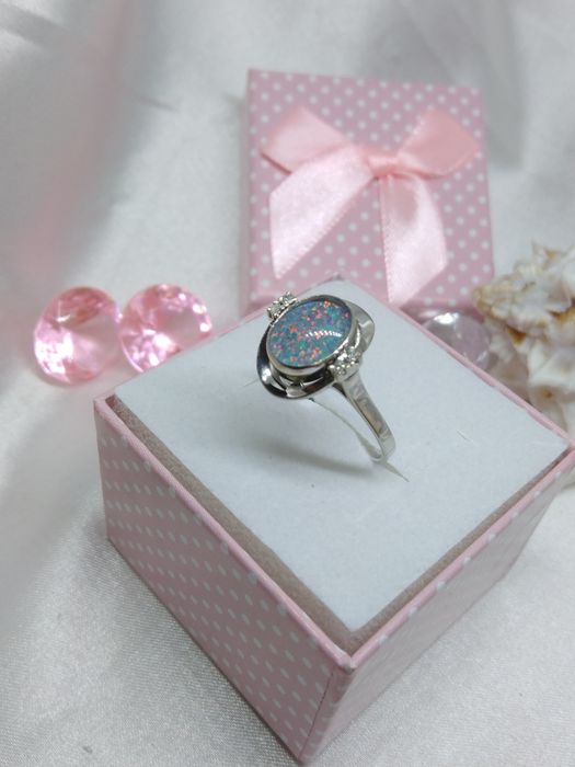 Zloty pierścionek z diamentami i  opalem, złoto białe 585, Rozmiar 20