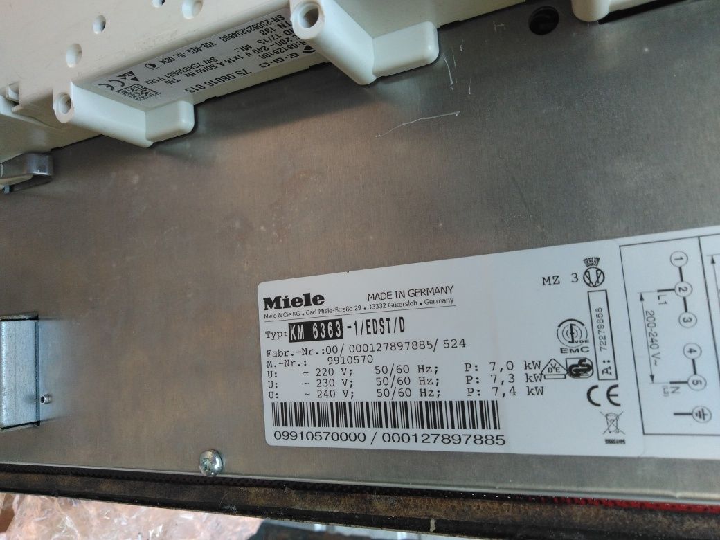 Кухонна поверхня Miele KM6363 induction пошкоджена