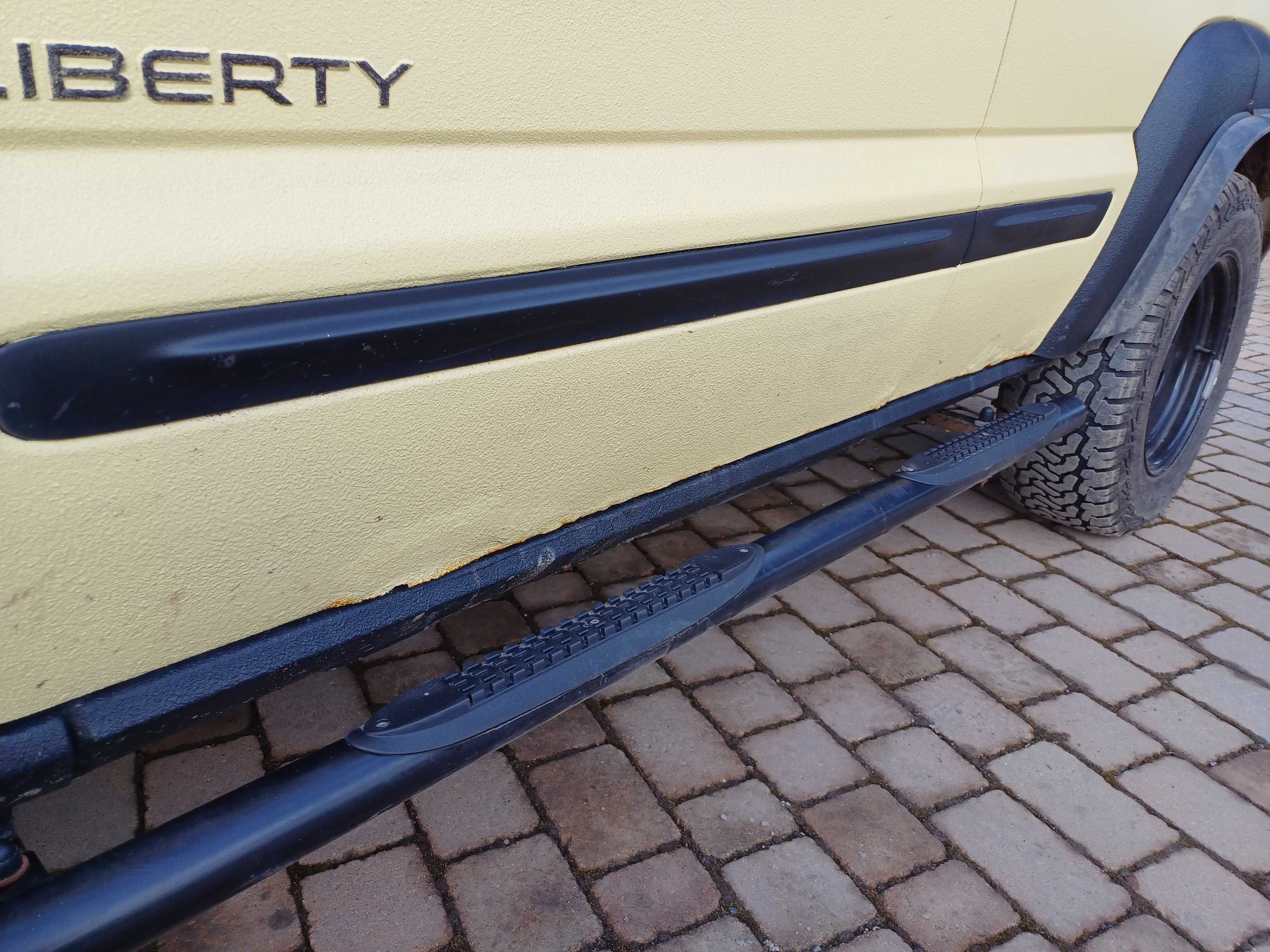 Jeep Libety 3.7 2004 r