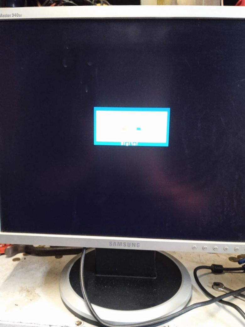 Monitor do komputera  19 cali.