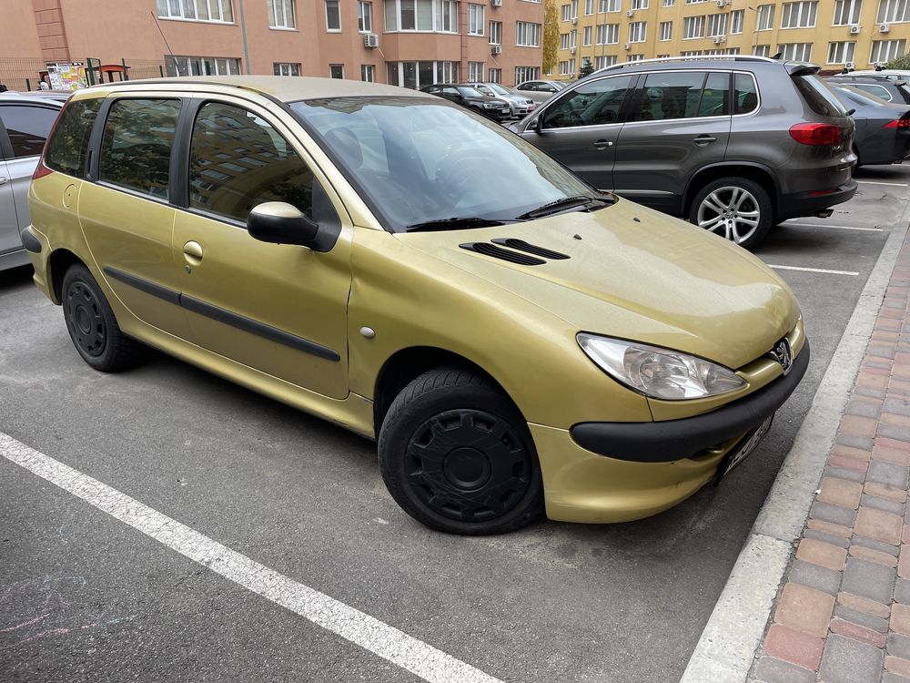 Двигатель Peugeot 206 пежо 206 SV 1.4-16 d 1.4-1.6 бензин Разборка