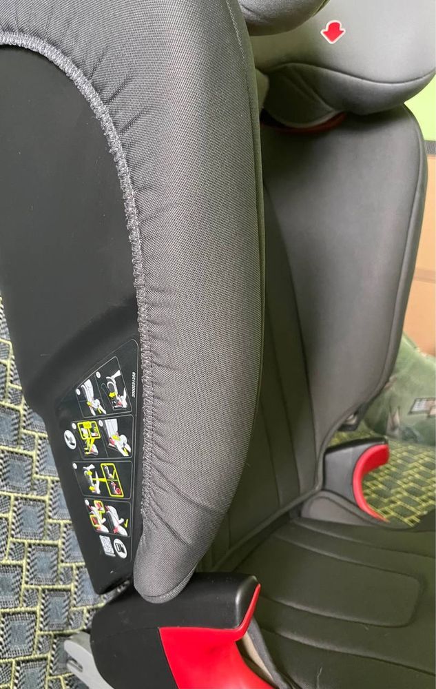 Автокрісло BRITAX ROMER KIDFIX2  R ( universal)