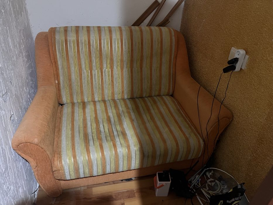 Віддам даром диван безкошновно