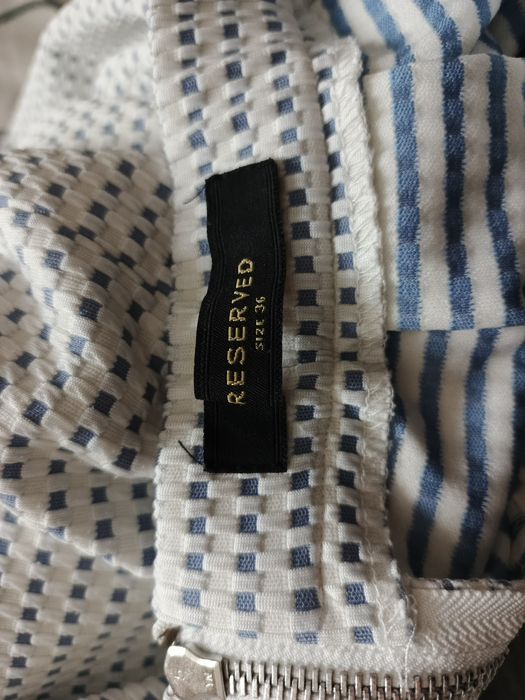 Biało niebieska spódnica w kratkę Reserved