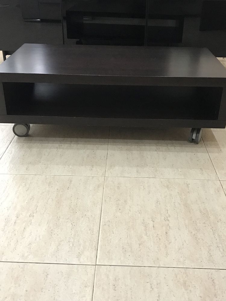 Mesa para TV  com rodas
