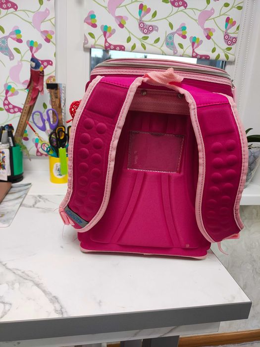 Продам портфель для девочки