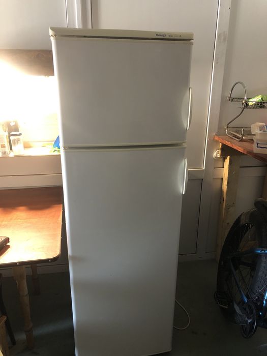 Продам холодильник Snaige