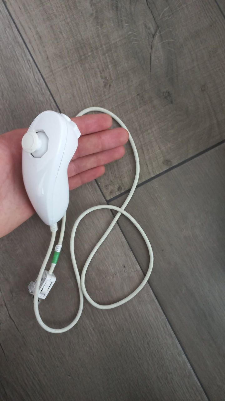 2 Wii + acessórios + jogos