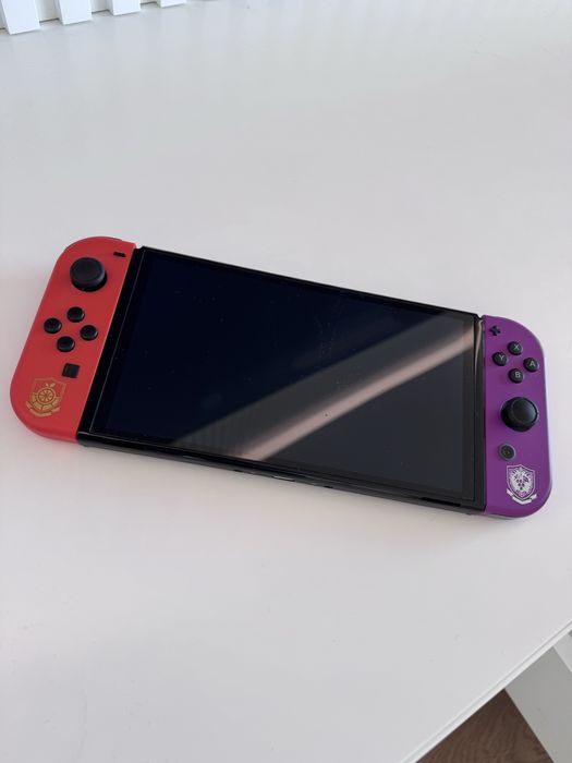 Nintendo Switch Oled edycja Pokemon Scarlet & Violet + Gry