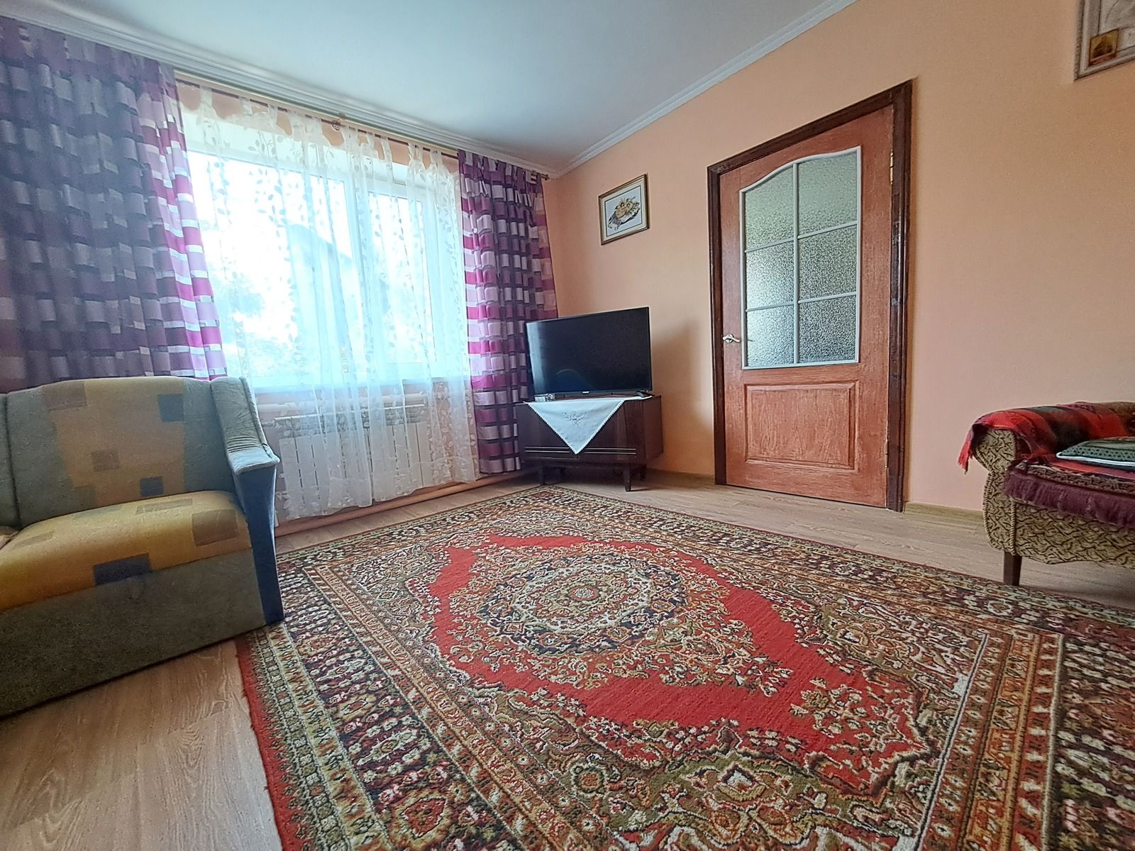 Продаж будинку у мальовничому куточку с.Смиківці.
