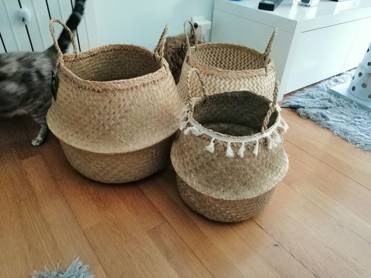 Cesto em vime decorado com macramé