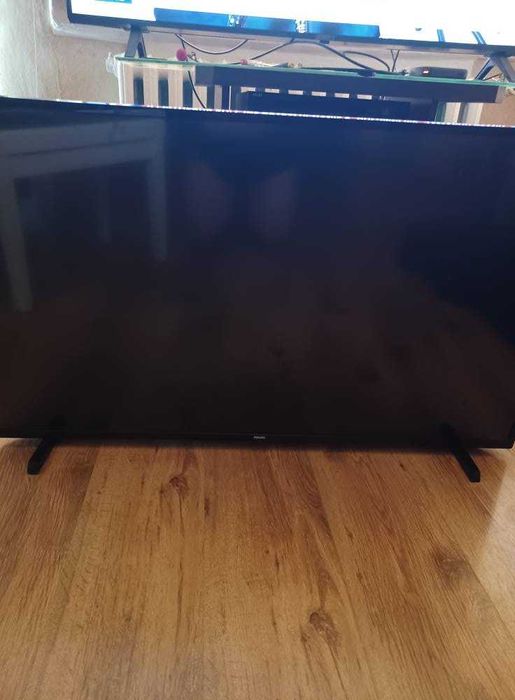 Sprzedam Telewizor Philips 43PUS8057/12  43-calowy 4K UHD  LED Smart