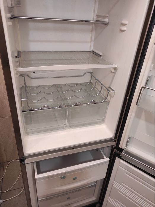 Холодильник і морозильна камера Miele