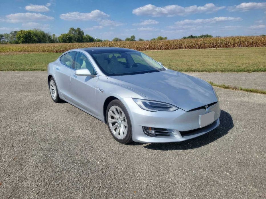 Tesla Model S      2017
