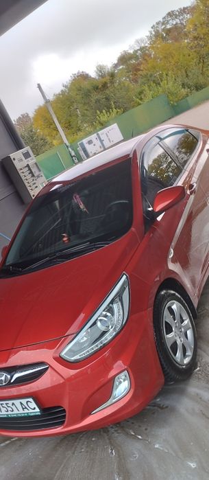 Продам HYUNDAI ACCENT авто в хорошем состояние