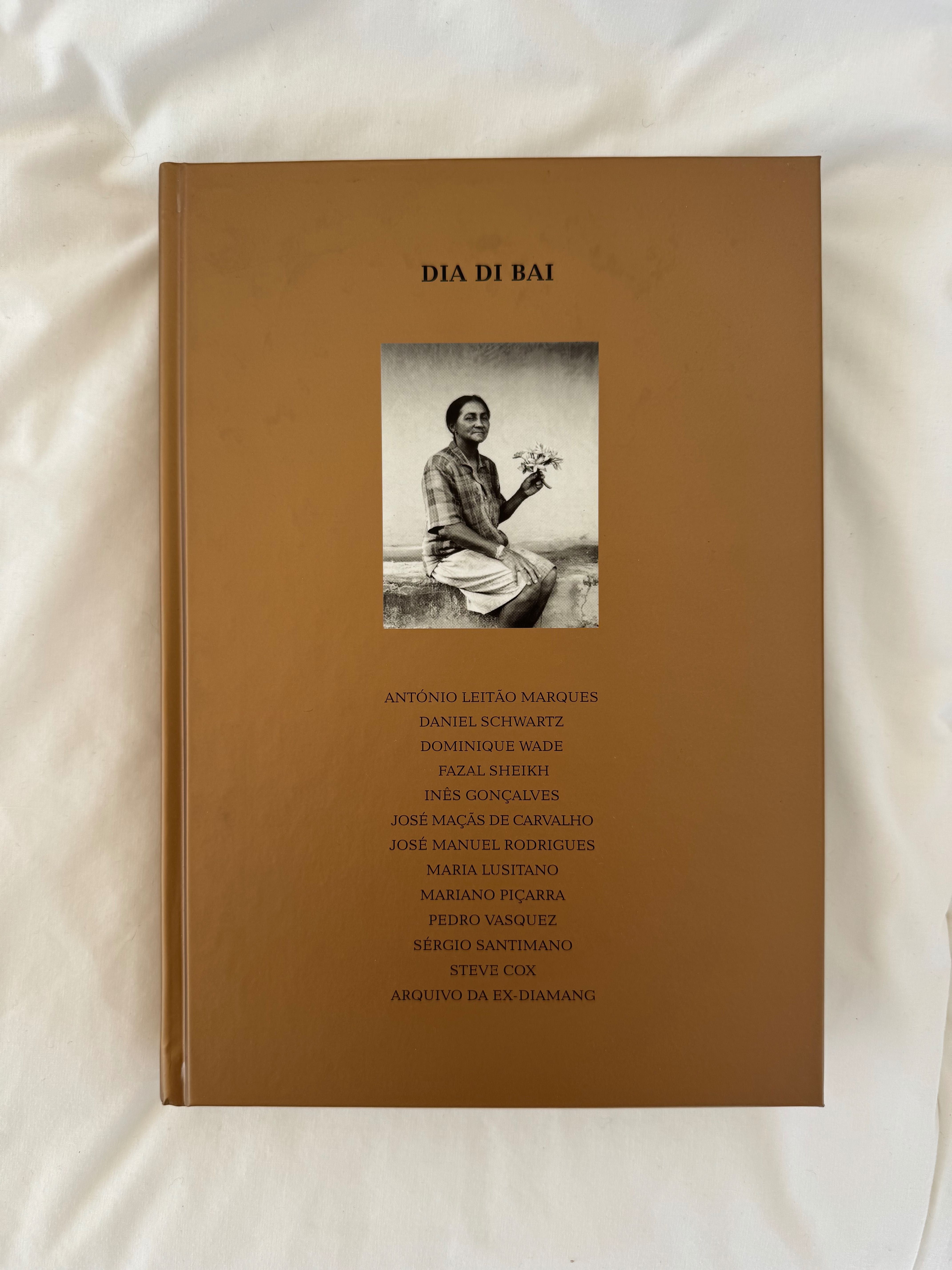 Livro Dia Di Bai de Durão Barroso (José Manuel) E Outros ( Bilingue )