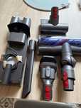Dyson V8 końcówki, akcesoria, szczotki, uchwyt