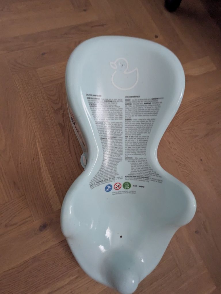 Fotelik antypoślizgowy do kąpieli tega baby