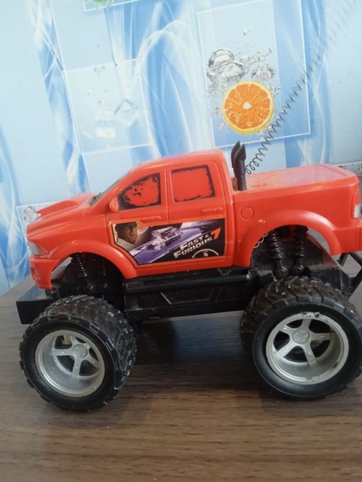 Машина Monster truck