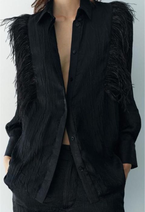 Сорочка з пірʼям від Zara