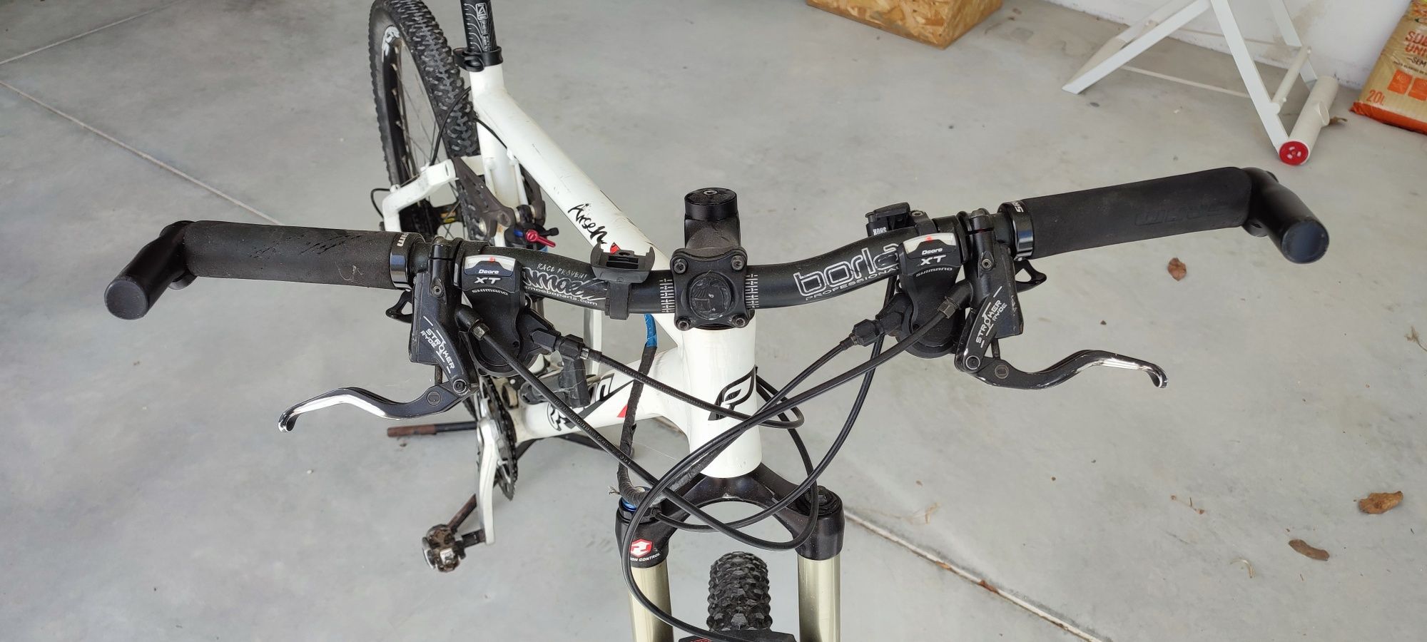 Poison bike arsen (Shimano XT, rockshox, mavic, Manitou)