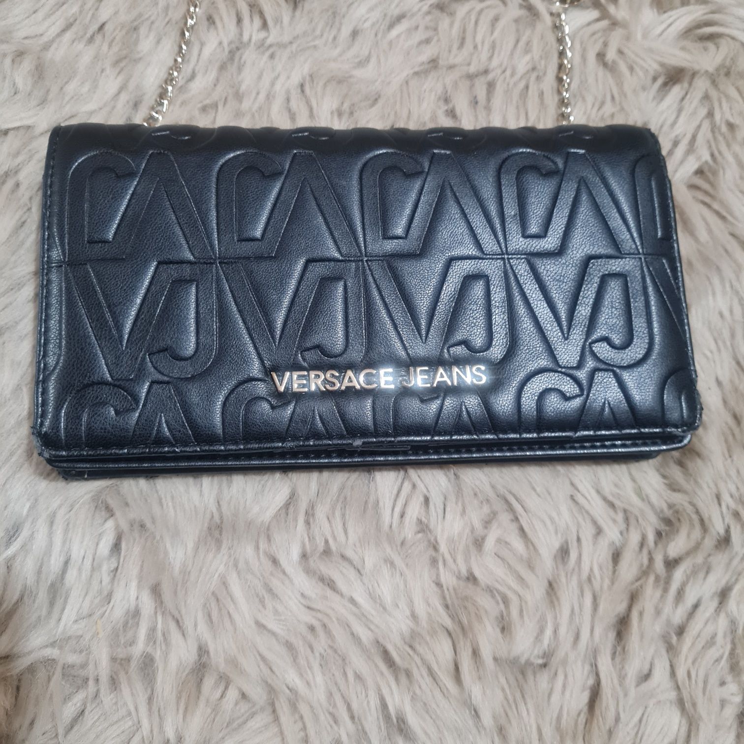 Versace mała torebka ze złotym łańcuszkiem 19x11 cm czarna listonoszka