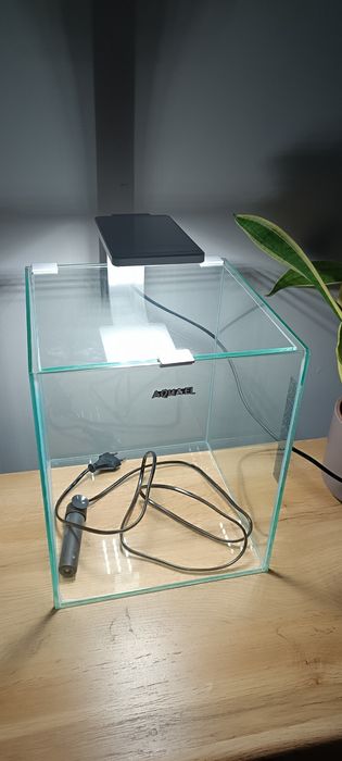 Akwarium, kostka z pokrywą Aquael 19l. Lampka, Grzałka 10w