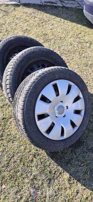 Audi a4 b8 koła na zimówkach 205x55x16  cena 600zl