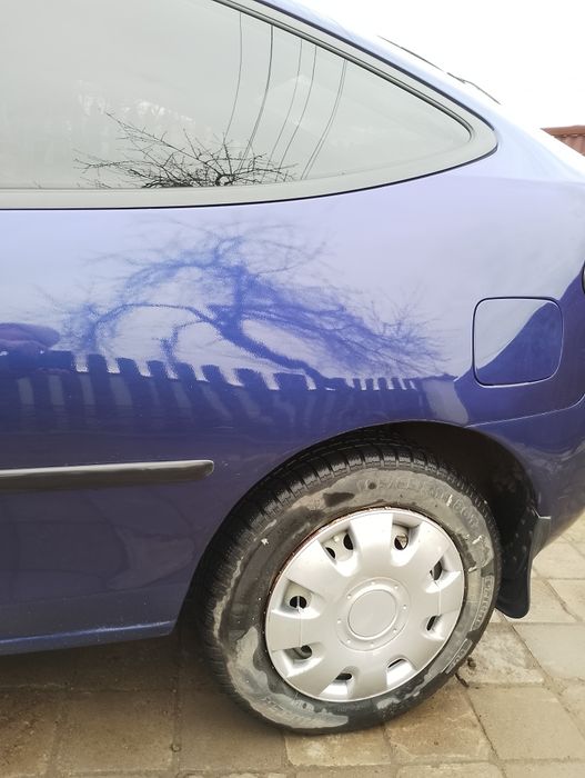 Срочно продам машину Мазда 323 ціна 1650