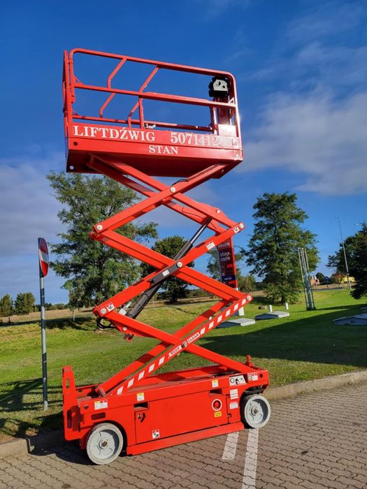 Wynajem podnośnika nożycowego