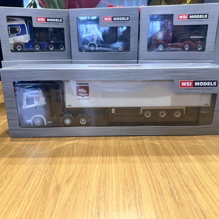 Model 1:50 WSI Scania S Highline 6x2 + naczepa
