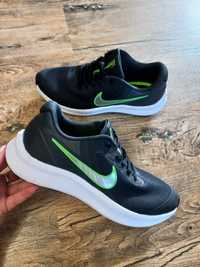 Кросівки Nike STARRUNNER 38 р в см 24.5