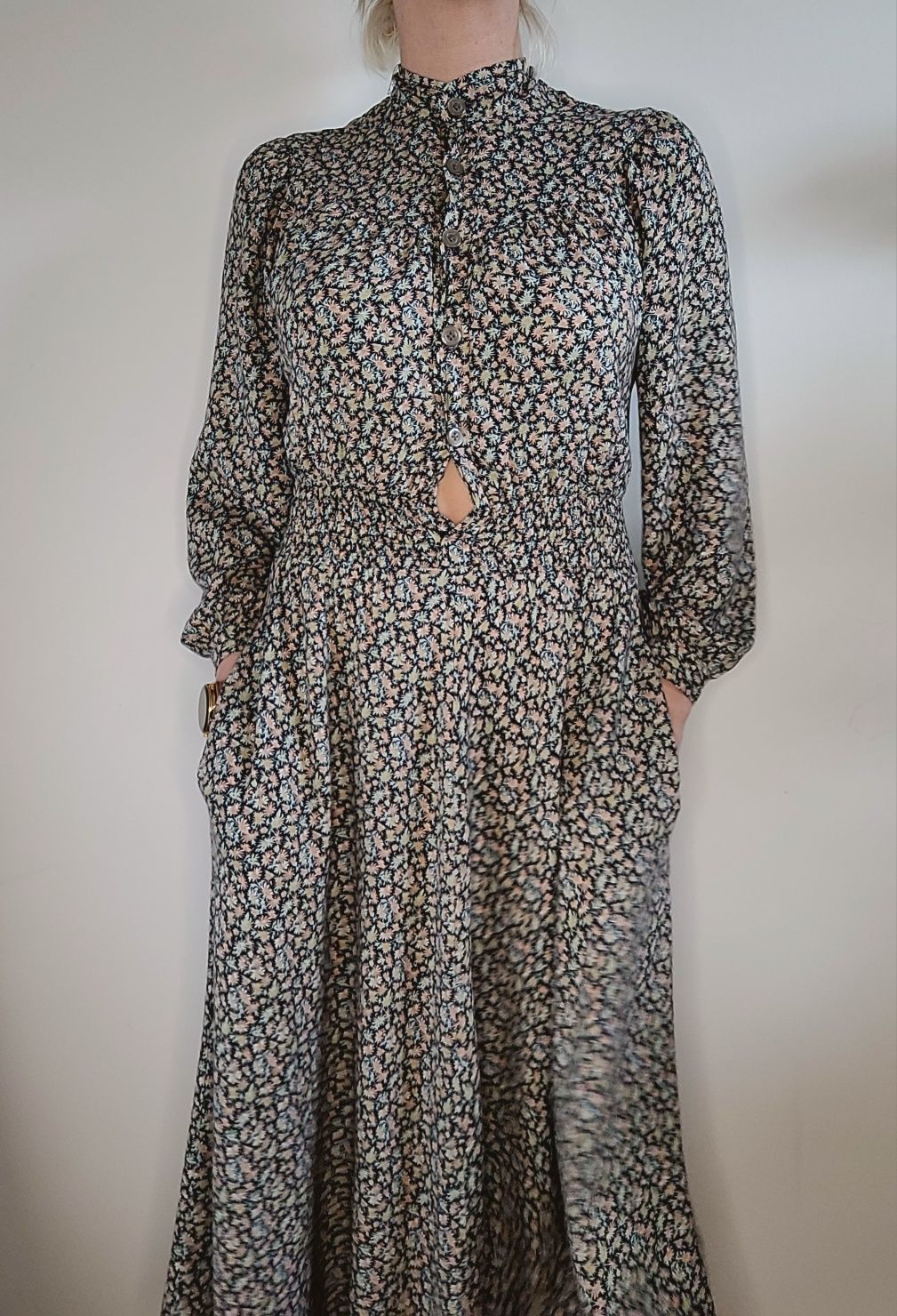 Piękna długa kolorowa sukienka w kwiaty bufki vintage