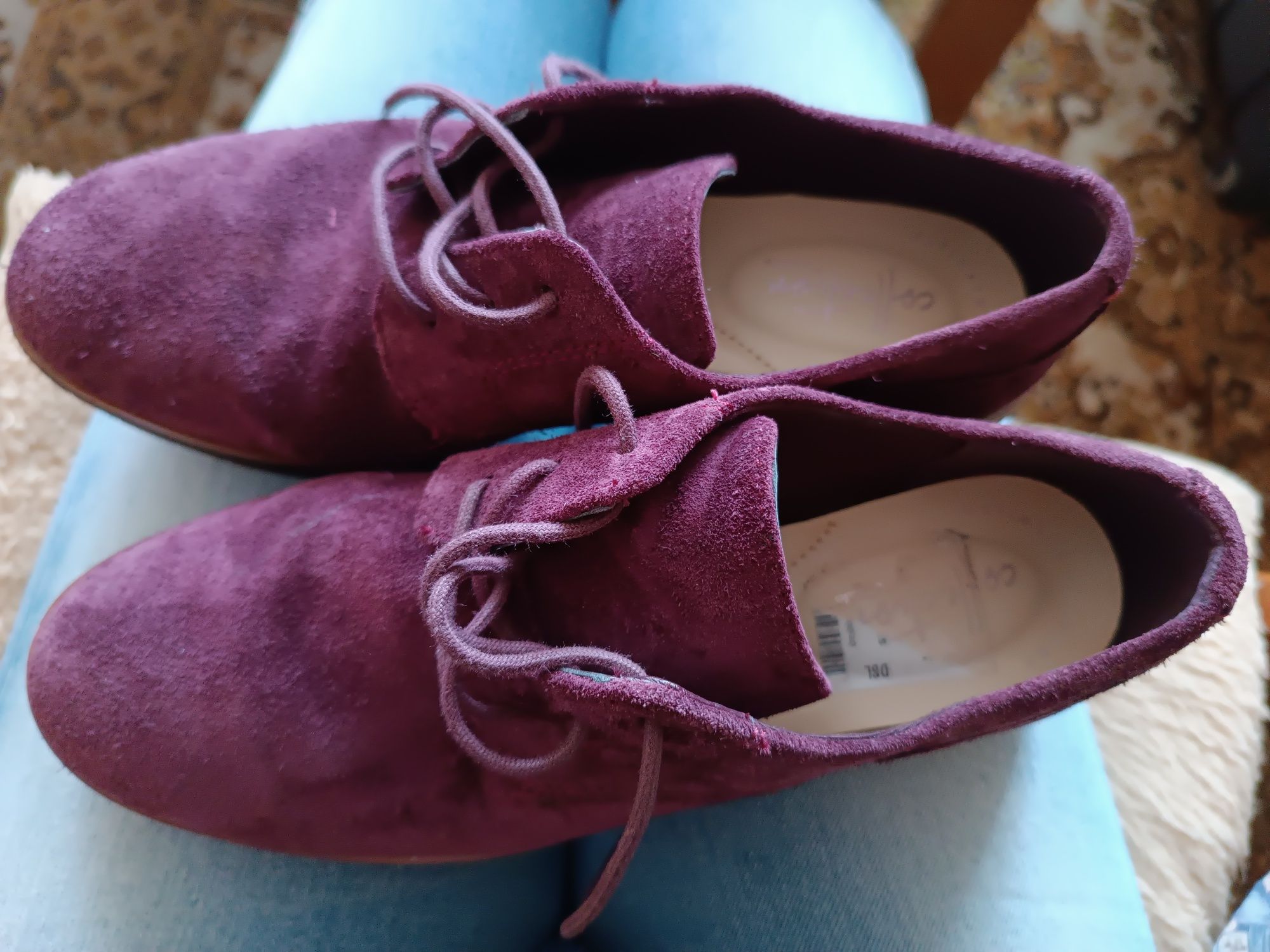 Burgundowie zamszowe półbuty damskie Clarks