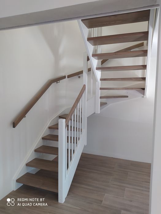 Schody drewniane, samonośne  realizacja cała polska