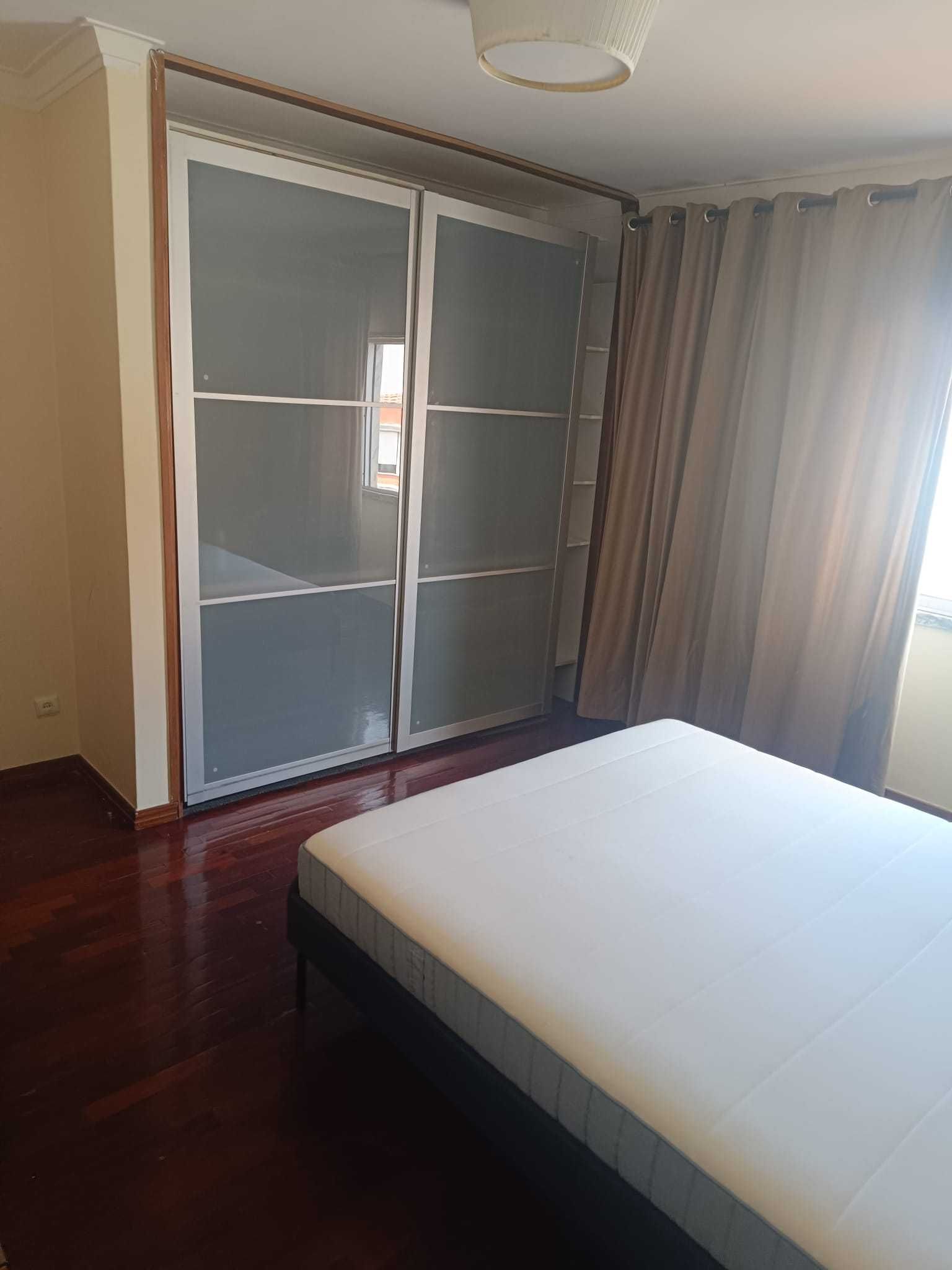 Quarto Para arrendar em rua Cooperativa Operária Amorense