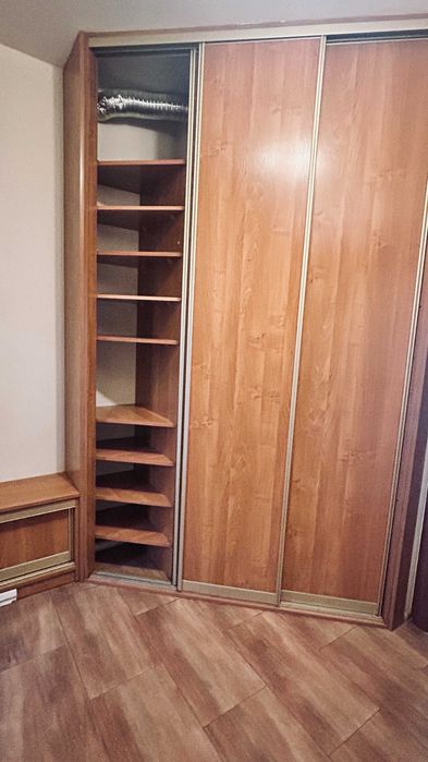 szafa narożna w zabudowie