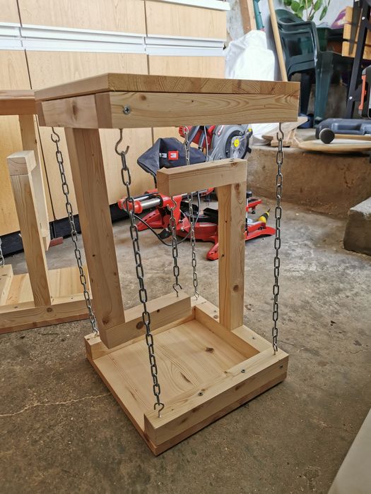Mesa de apoio suspensa