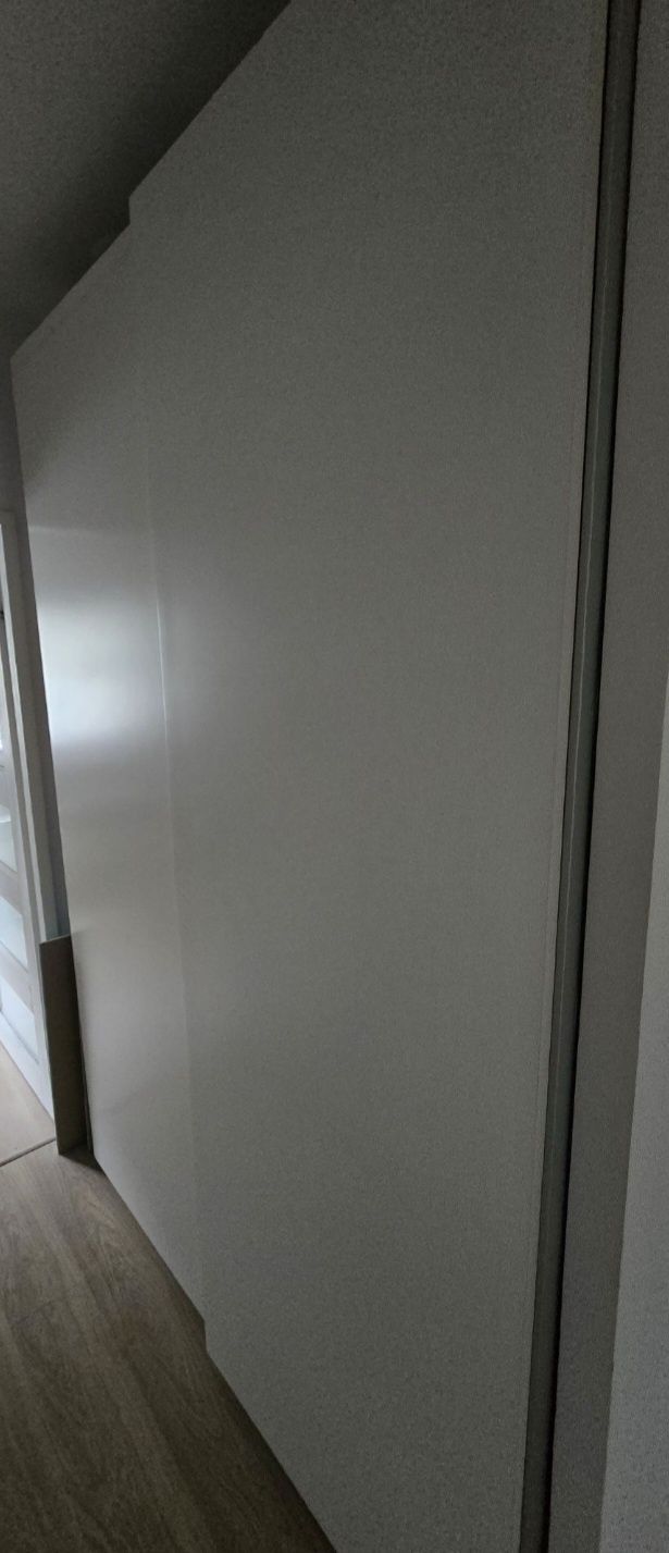 Szafa Ikea  biała przesuwna